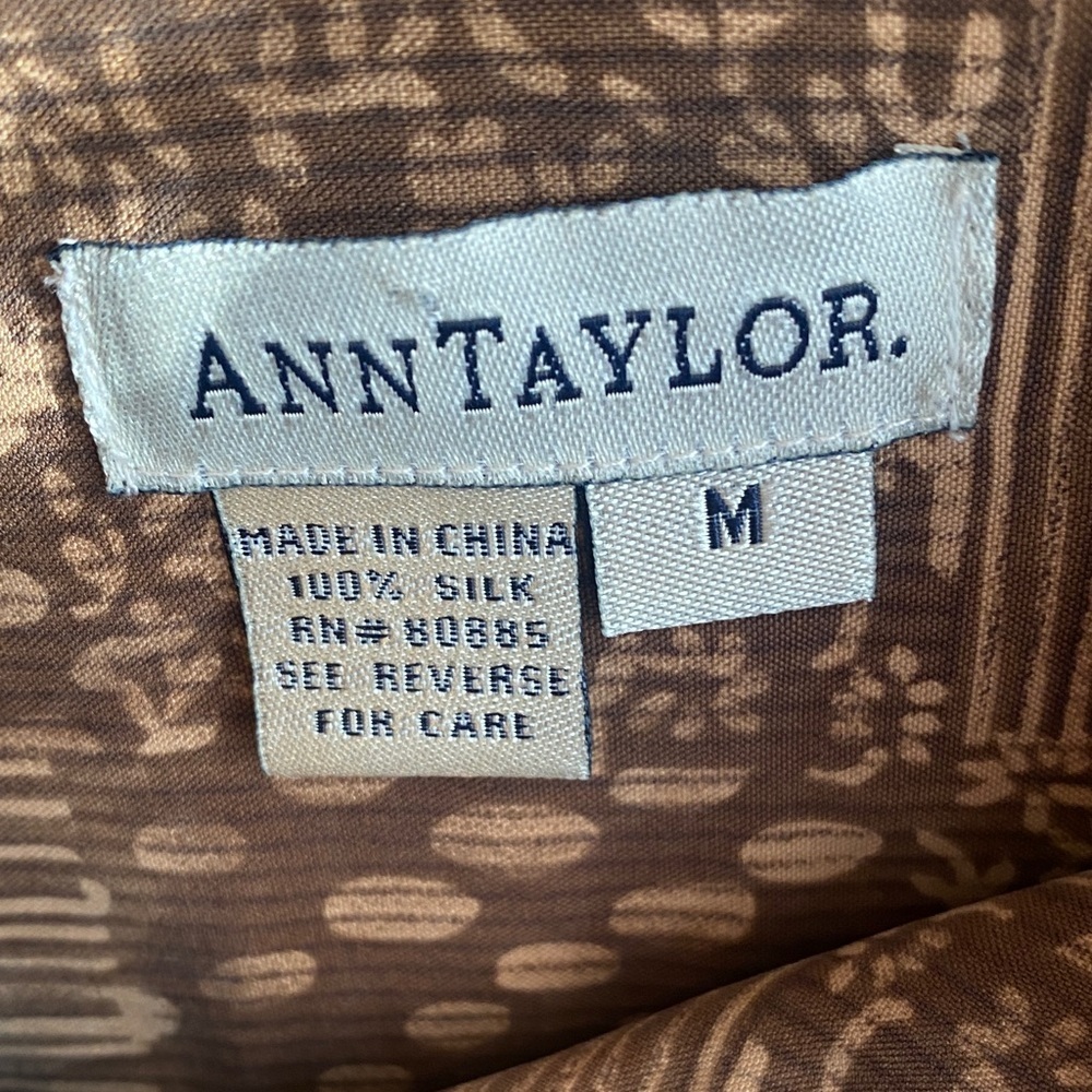 Ann Taylor Brown 100% Silk Patterned Blouse - Picture 2 of 9